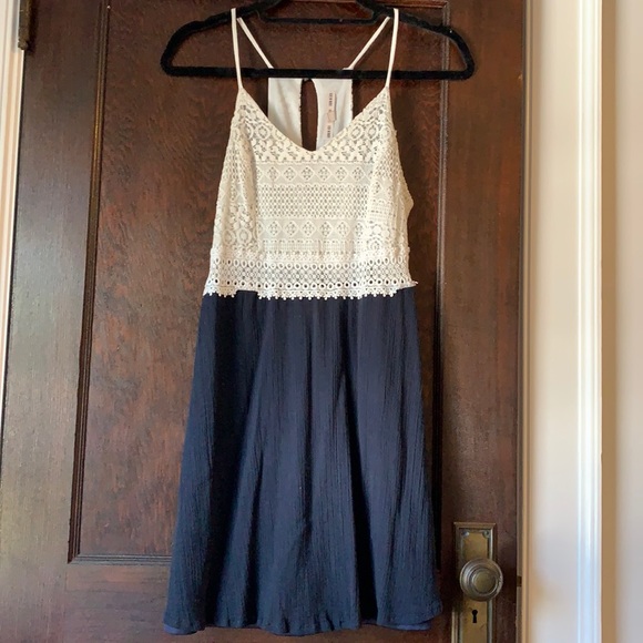 Summer dress - Picture 1 of 3